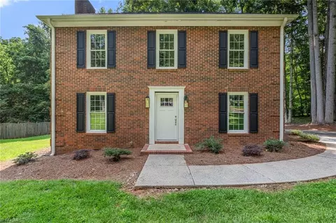 1312 Robin Hood Forest Dr, Pfafftown, NC 27040