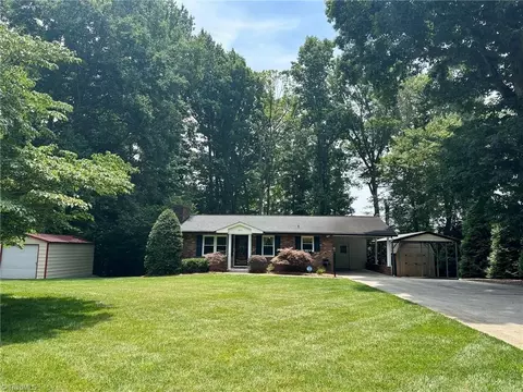 2310 W Mountain St, Kernersville, NC 27284