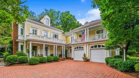 207 Country Club Dr, Greensboro, NC 27408