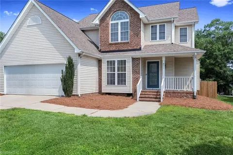 401 Clover Ct, Eden, NC 27288