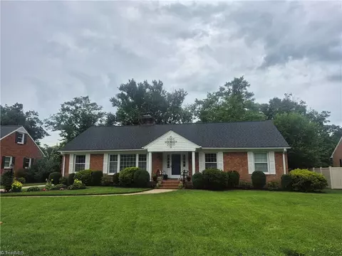 2811 Northampton Dr, Greensboro, NC 27410