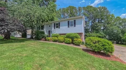 2114 Margaret Dr, Mount Airy, NC 27030
