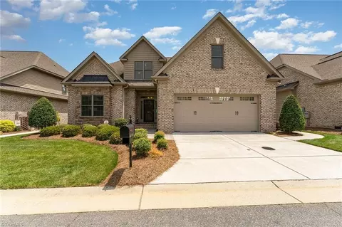 2613 Southern Gates Dr, Greensboro, NC 27410