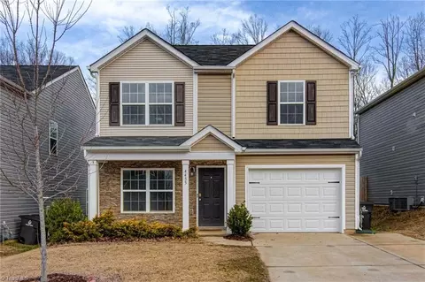 4455 Oak Pointe Dr, Winston Salem, NC 27105