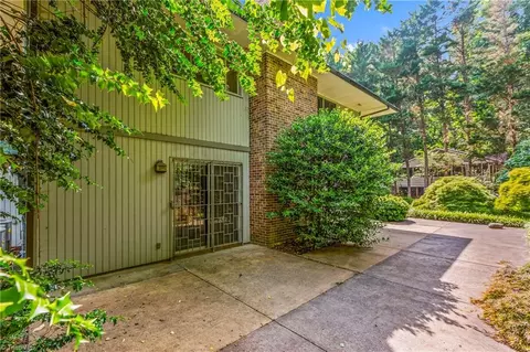 4245 Mashie Dr, Pfafftown, NC 27040