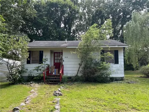 5838 Hedgecock Rd, Kernersville, NC 27284