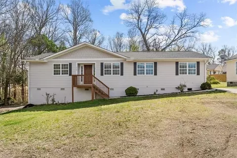 3523 Riverside Dr, Greensboro, NC 27406