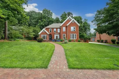 6620 Village Brook Trl, Clemmons, NC 27012