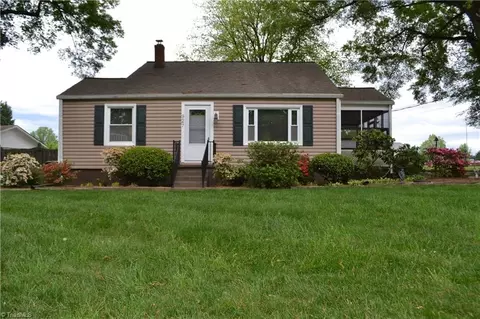 927 Hastings Hill Rd, Kernersville, NC 27284