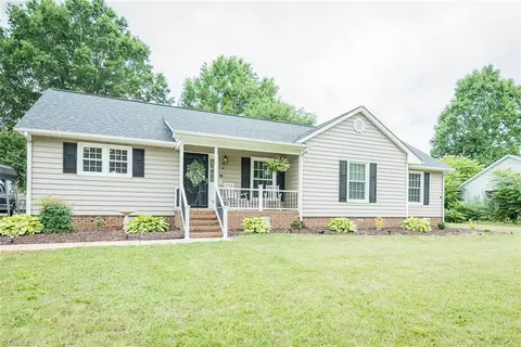 2120 Northcrest Dr, Elon, NC 27244