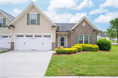 6294 Langdon Village Ct, Clemmons, NC 27012