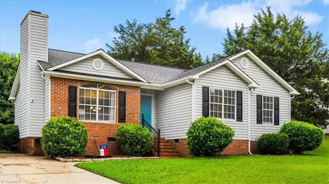 3913 Waldon Ct, High Point, NC 27265 photo 3