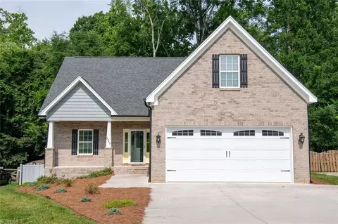 5360 Graycliff Ln, Clemmons, NC 27012