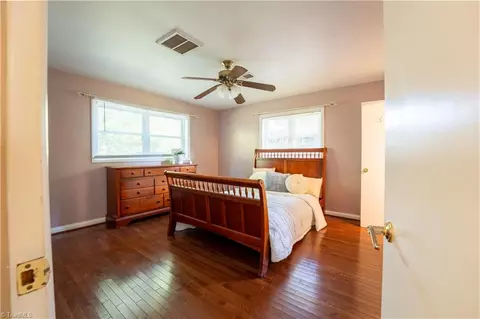 300 Pine Ridge Dr, High Point, NC 27262 photo 24