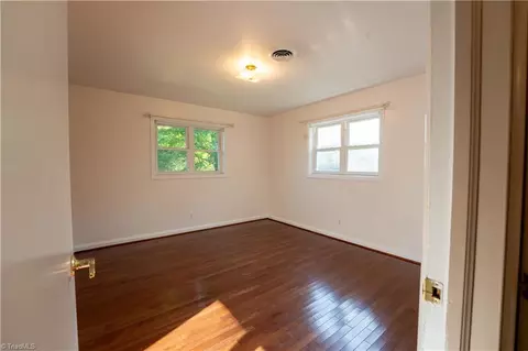 300 Pine Ridge Dr, High Point, NC 27262 photo 18