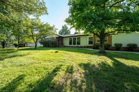 300 Pine Ridge Dr, High Point, NC 27262 photo 2