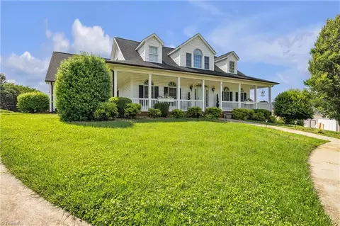 129 Renaissance Pl, Statesville, NC 28625