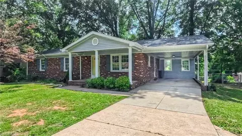 368 Shady Grove Rd, Eden, NC 27288