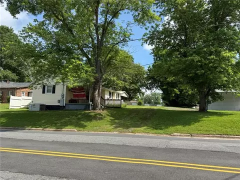 409 Washington St W, Mayodan, NC 27027