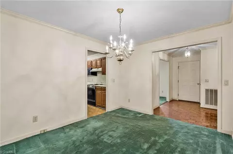 1118 Tangle Ln, High Point, NC 27265 photo 5