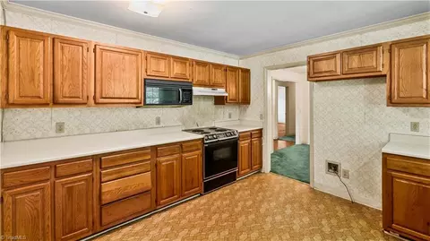 1118 Tangle Ln, High Point, NC 27265 photo 7