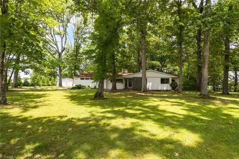 1622 Penny Rd, High Point, NC 27265