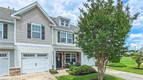 104 Tilleys Grove Dr, Kernersville, NC 27284