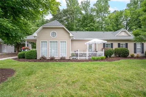 130 Brick Walk Ct W, Mocksville, NC 27028