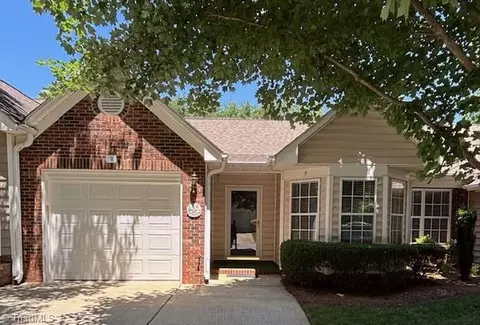 9 Whitdale Pt, Greensboro, NC 27455