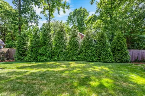 Exterior - 1509 Heathcliff Rd, High Point, NC 27262 photo 11 of 11
