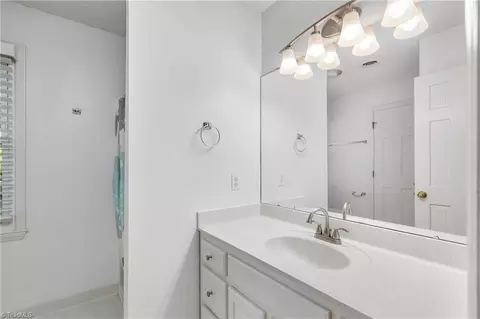 Bath - 1509 Heathcliff Rd, High Point, NC 27262 photo 3 of 7