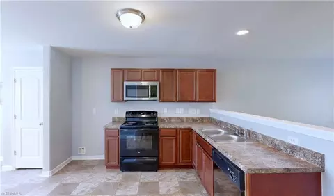 442 Sandybrooke Dr, High Point, NC 27265 photo 8