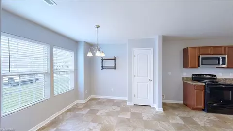 442 Sandybrooke Dr, High Point, NC 27265 photo 10