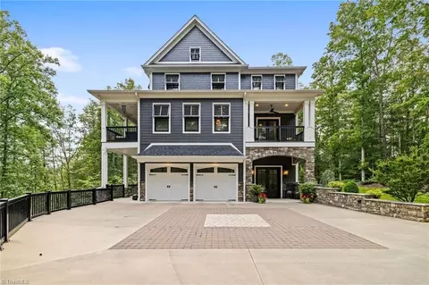 424 Skyland Lake Dr, Wilkesboro, NC 28697