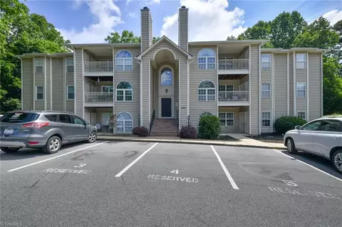 6704 Friendly Ave W #4F, Greensboro, NC 27410