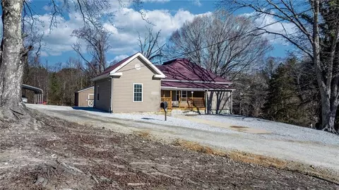 845 Linville Rd, Mount Airy, NC 27030