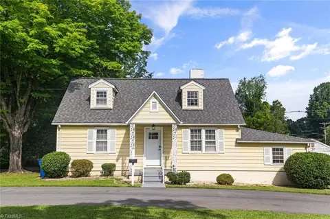 3231 Arlington Dr, Winston Salem, NC 27103