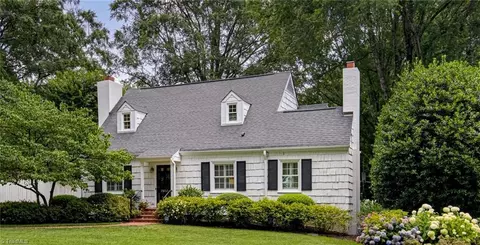 2610 Forest Dr, Winston Salem, NC 27104
