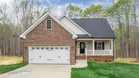 2987 Wesley Farm Ln, Sophia, NC 27350