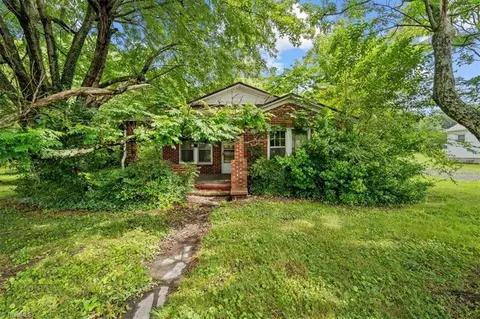 563 Dorsett Ave E, Asheboro, NC 27203