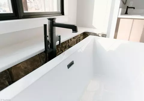 Bath - 1351 Grant Haven Ct, High Point, NC 27265 photo 4 of 7