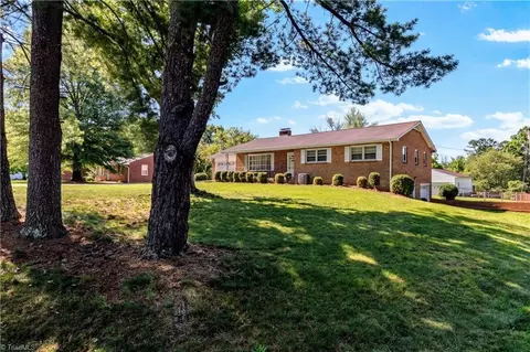 4100 Patsy Dr, Winston Salem, NC 27107 photo 5
