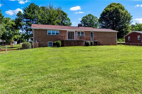 4100 Patsy Dr, Winston Salem, NC 27107 photo 6