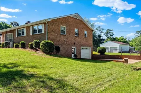 4100 Patsy Dr, Winston Salem, NC 27107 photo 4