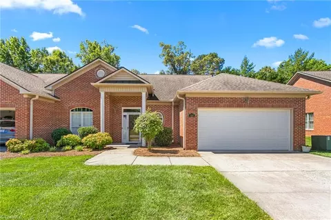 450 Northbridge Dr, High Point, NC 27265