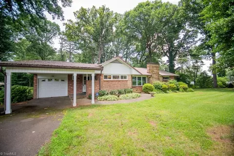 7040 Franklin Rd, Lewisville, NC 27023