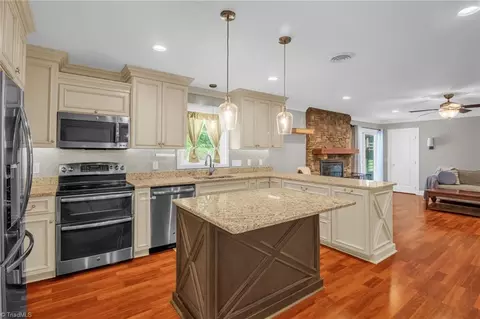 Kitchen - 3977 Shannon Dr, Trinity, NC 27370 photo 2 of 3