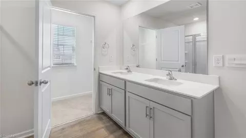 Entry Way - 4596 Red Oak Dr, Trinity, NC 27370 photo 10 of 11