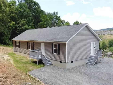 242 Hickory Heights Dr, Boone, NC 28607