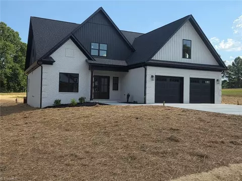 116 Corbin Ln, Lexington, NC 27295